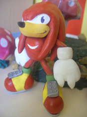 Knuckles Fan Figure Sculpture