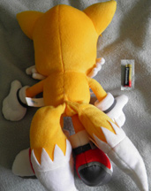 Back of SA 1999 Tails doll