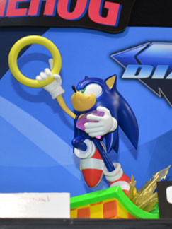 Diamond Select Toy Sonic Ring Figure