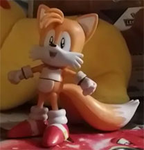 Wrong Shoe Tails Figure